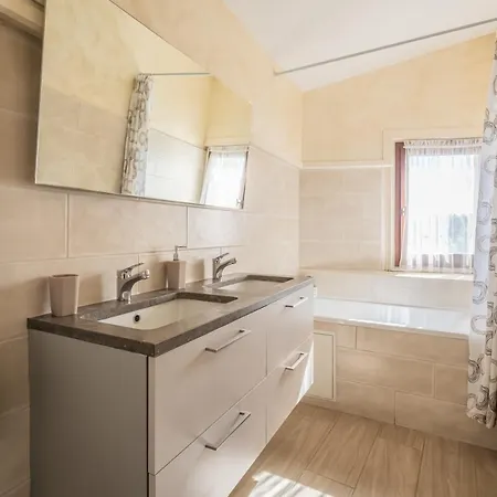 Le Bellevue ~ Parking ~ Climatisation Daire Carcassonne